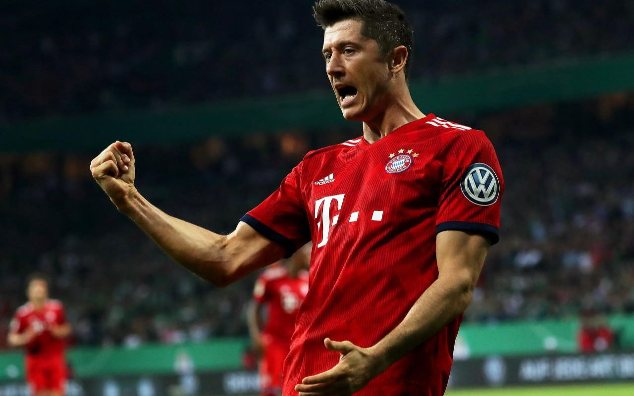 莱万多夫斯基在拜仁比赛中高光表现，比分优势明显引发热议！的简单介绍