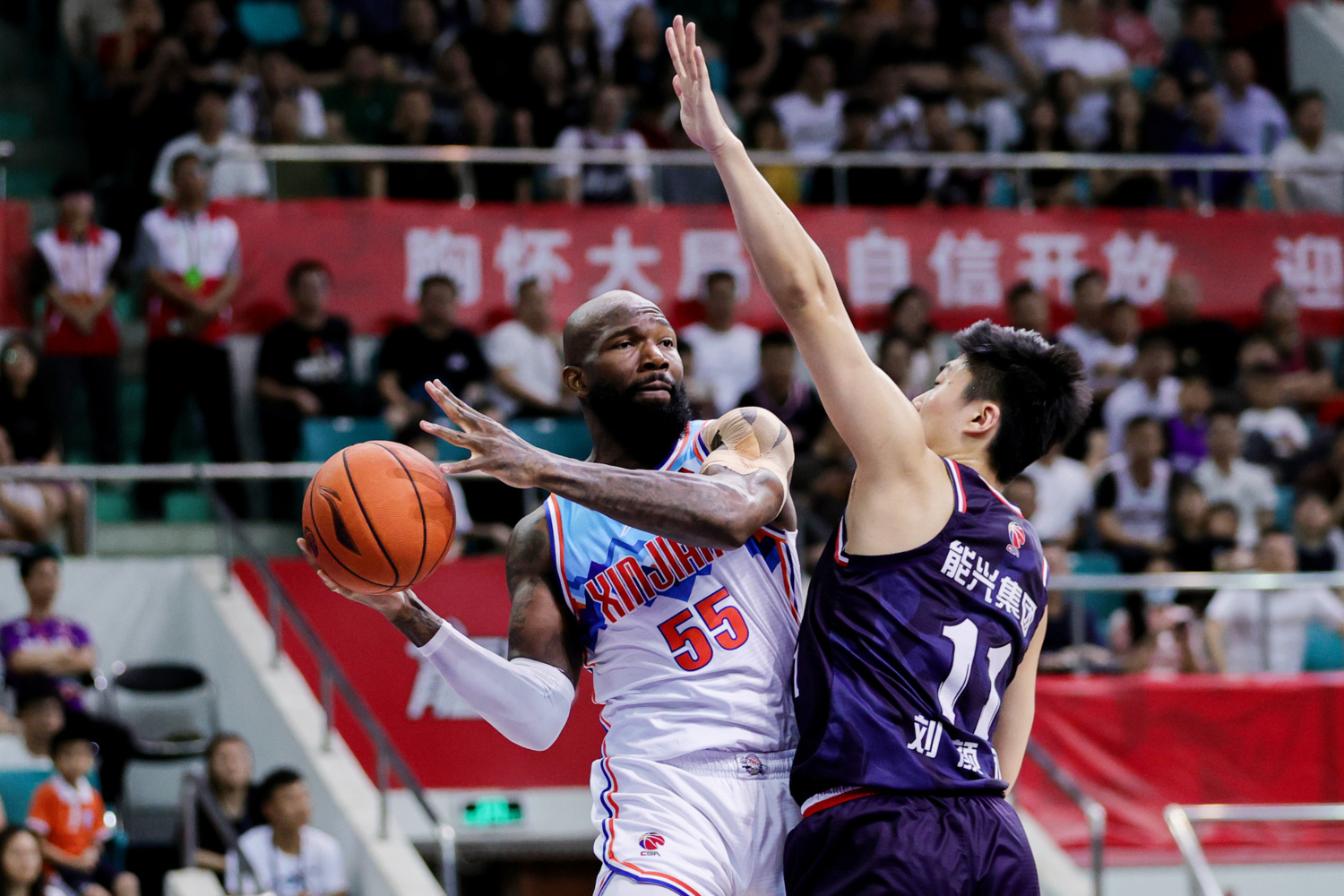 包含清晨NBA常规赛传出新动向，深圳男篮篮板制胜，管理层表态：压力陡增，心理建设被强调的词条