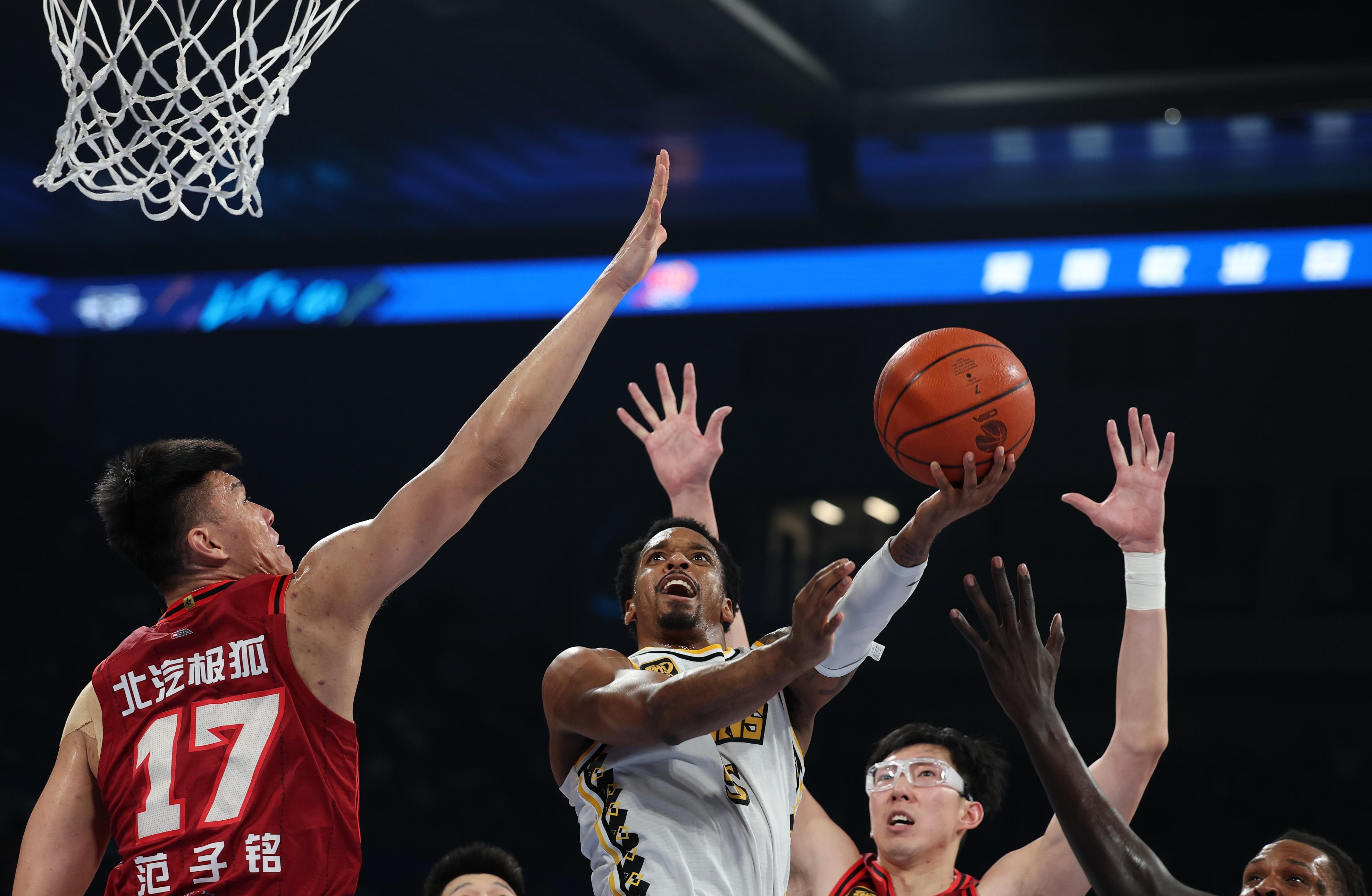 爱游戏娱乐冲刺阶段深圳男篮备战德国杯转折点马赛篮板制胜，这操作让人直呼：国际比赛日广州队调整名单以备意大利杯的简单介绍